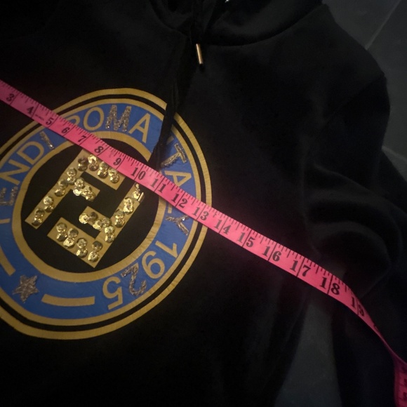 Hooded deess - Picture 5 of 7